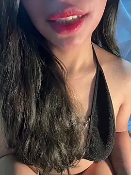 QuynhAnh 2k1 online show from 23, 2, 2026