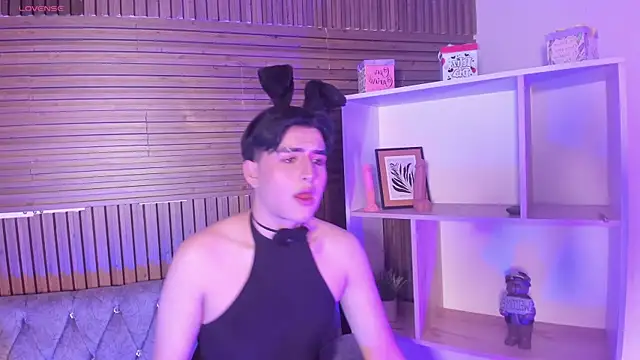 noahWolff  online show from 11, 2, 2026