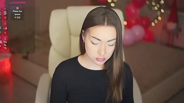 OliviaMoore  online show from 16, 2, 2026