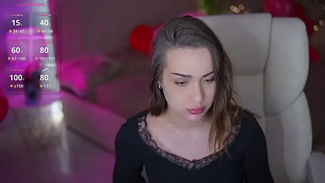 OliviaMoore  online show from 15, 2, 2026