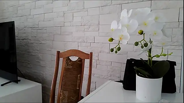 JuliaLovely online show from 14, 6, 2026