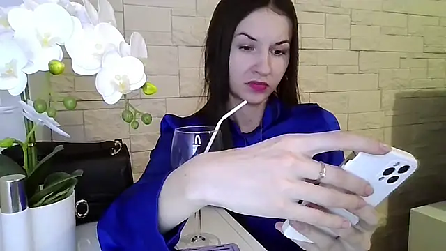 JuliaLovely online show from 20, 3, 2026