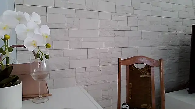 JuliaLovely online show from 15, 7, 2026