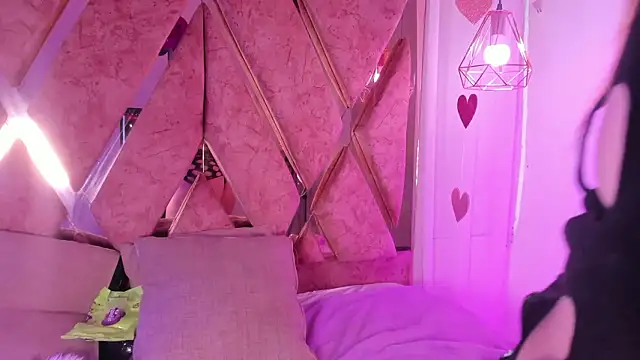 shantal cooper  online show from 4, 3, 2026