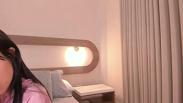 Snapshot of Violeta_sum chatting on 5, 6, 2026 Violeta sum online show from 5, 6, 2026