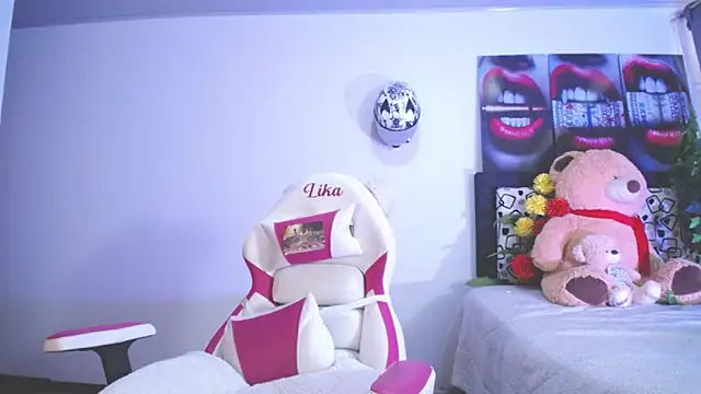 Snapshot of lika_little0 chatting on 25, 5, 2026 lika little0 online show from 25, 5, 2026