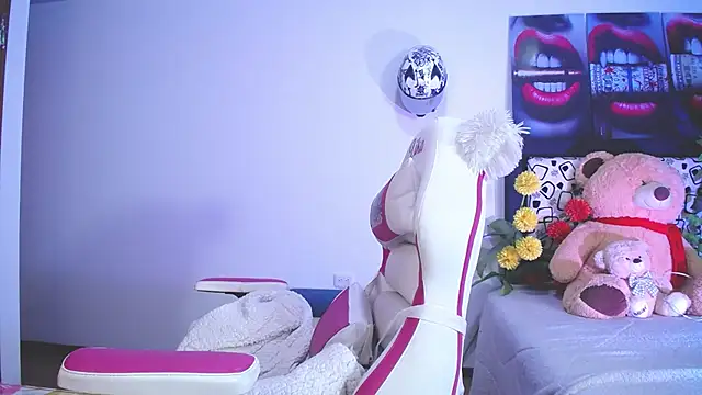 Snapshot of lika_little0 chatting on 19, 6, 2026 lika little0 online show from 19, 6, 2026