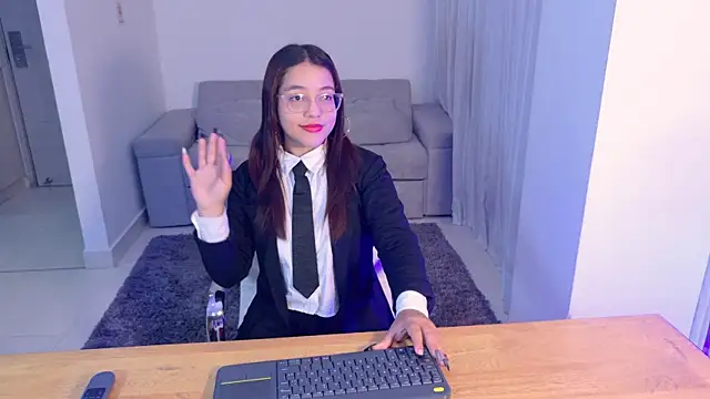 AntonellaBons online show from 22, 4, 2026