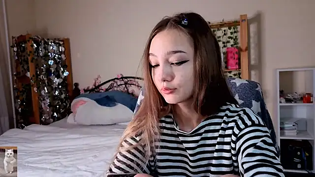 HoneyComfy online show from 23, 4, 2026