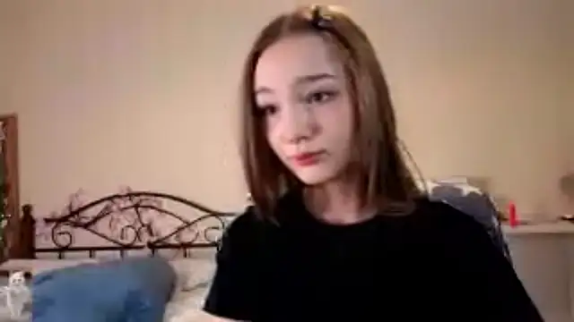 HoneyComfy online show from 16, 4, 2026