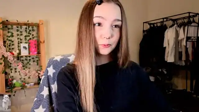 HoneyComfy online show from 11, 4, 2026