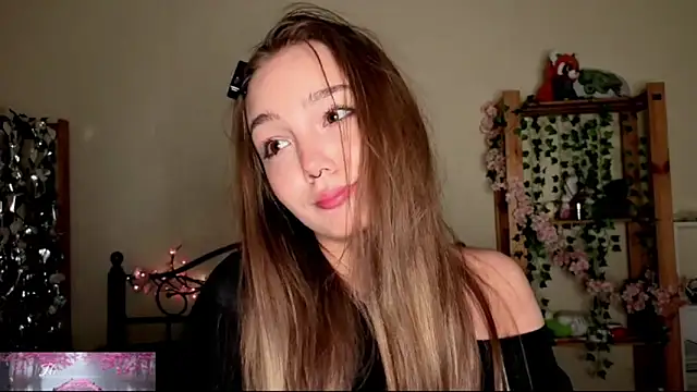 Snapshot of HoneyComfy chatting on 21, 5, 2026 HoneyComfy online show from 21, 5, 2026