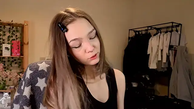 HoneyComfy online show from 7, 4, 2026