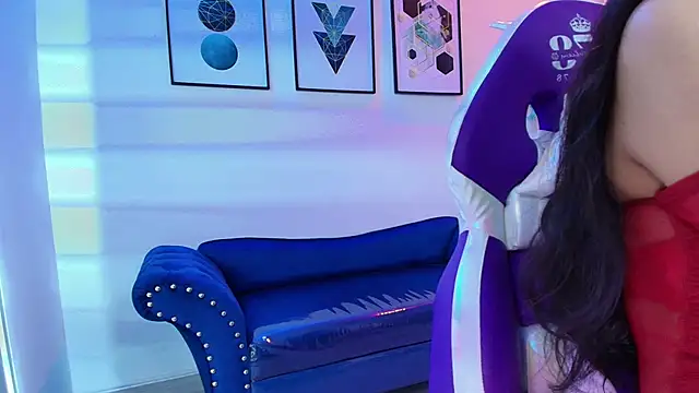 Maddie T18 online show from 18, 4, 2026