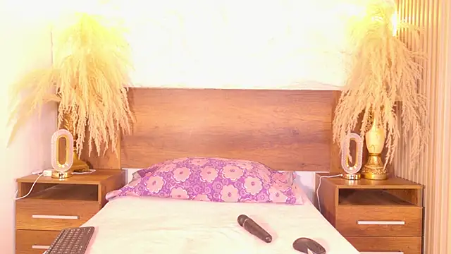 mollyjackson  online show from 19, 4, 2026