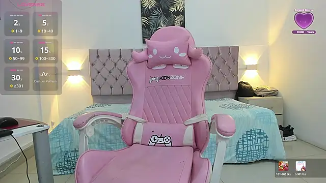 thaliaa smith1 online show from 14, 4, 2026