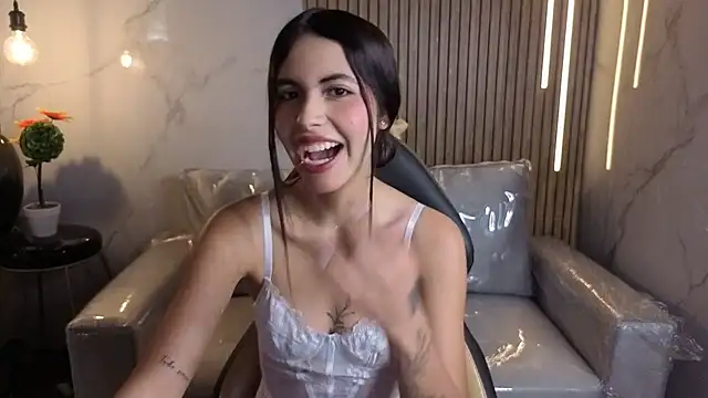 Snapshot of Perla_lovely_ chatting on 20, 5, 2026 Perla lovely online show from 20, 5, 2026