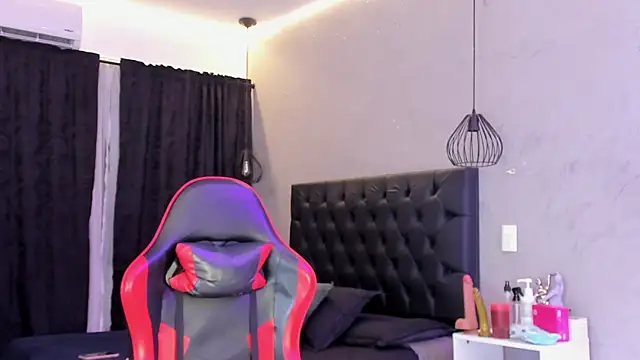 naomi  blair online show from 6, 7, 2026