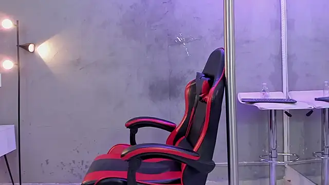 naomi  blair online show from 25, 2, 2026