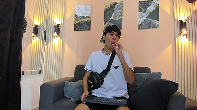 DesiresOfOlympus  online show from 15, 4, 2026