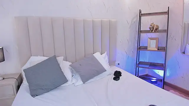 ViolettaRousee  online show from 11, 2, 2026