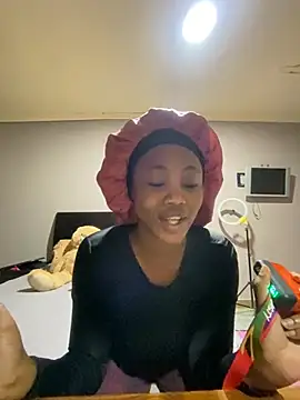 Snapshot of BankssWithTheBenz chatting on 7, 5, 2026 BankssWithTheBenz online show from 7, 5, 2026