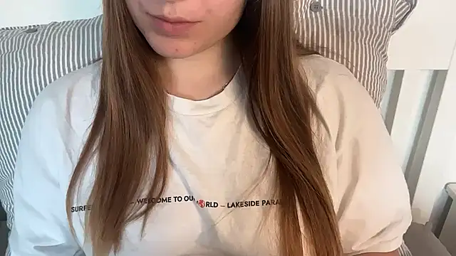 Snapshot of Lucyschickt chatting on 17, 6, 2026 Lucyschickt online show from 17, 6, 2026