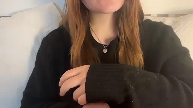 Lucyschickt online show from 7, 5, 2026