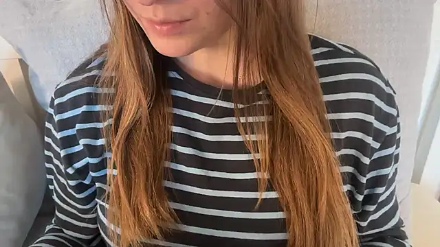 Lucyschickt online show from 7, 6, 2026