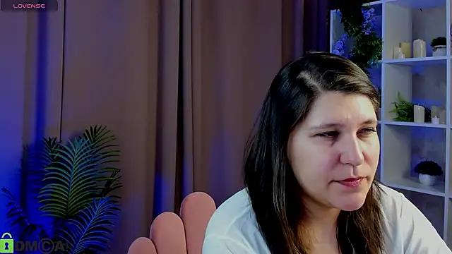 helenahoff online show from 9, 3, 2026