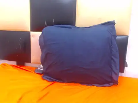 ThickandTallXX online show from 4, 2, 2026