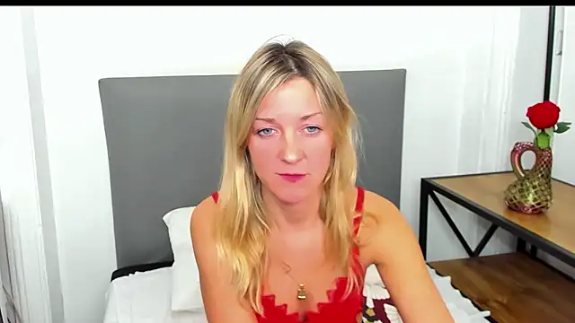 MileyXStar online show from 18, 2, 2026