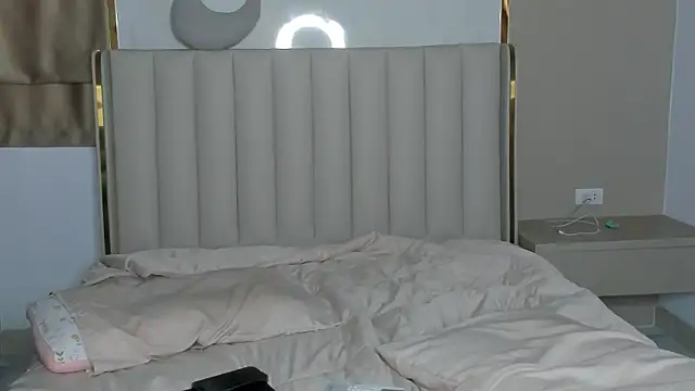 stellaa quenn online show from 18, 2, 2026