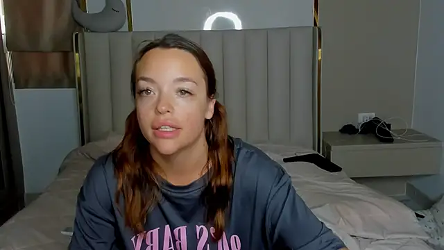 stellaa quenn online show from 4, 4, 2026