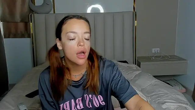 stellaa quenn online show from 13, 4, 2026