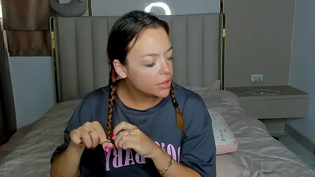 stellaa quenn online show from 21, 4, 2026