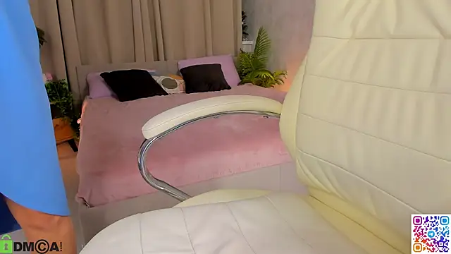 Monika Martinezz online show from 8, 7, 2026