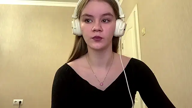 AgnesShy  online show from 21, 2, 2026