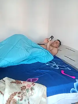 laparejaideal08 online show from 18, 4, 2026