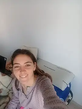 laparejaideal08 online show from 10, 4, 2026