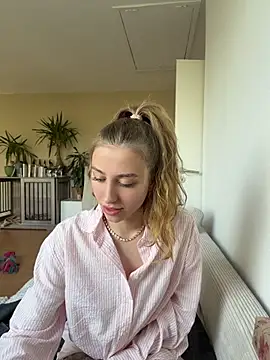 romyxxs online show from 23, 4, 2026