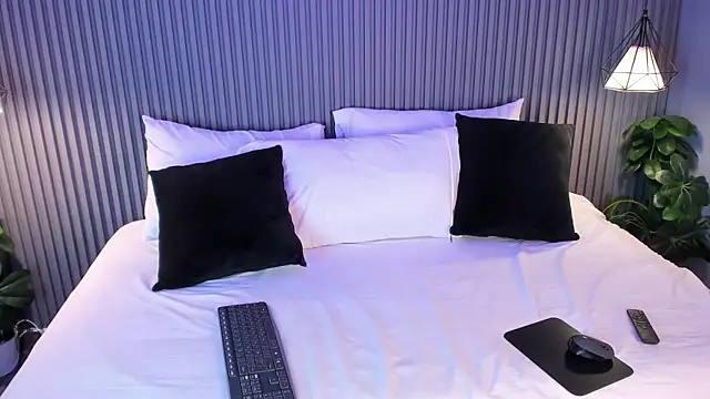 Yalezka  online show from 9, 4, 2026