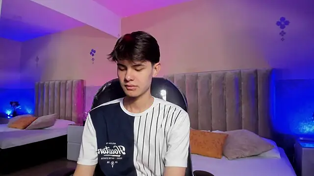 Derek Sinn online show from 8, 4, 2026