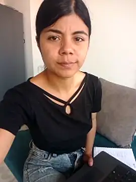 Roxan King online show from 4, 3, 2026