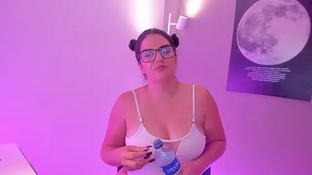 Valenvega  online show from 3, 2, 2026