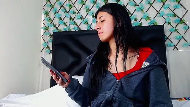 EmmaWilliamss4 online show from 12, 2, 2026