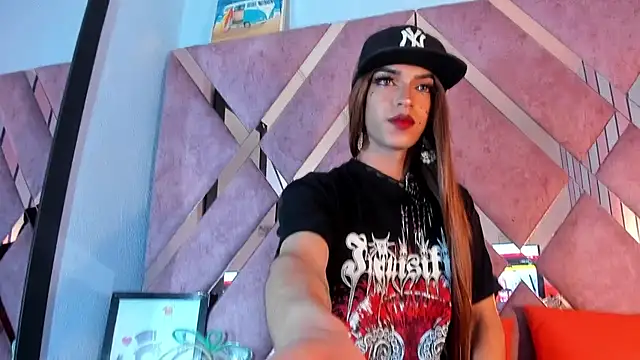 MeghanQueen   online show from 15, 4, 2026