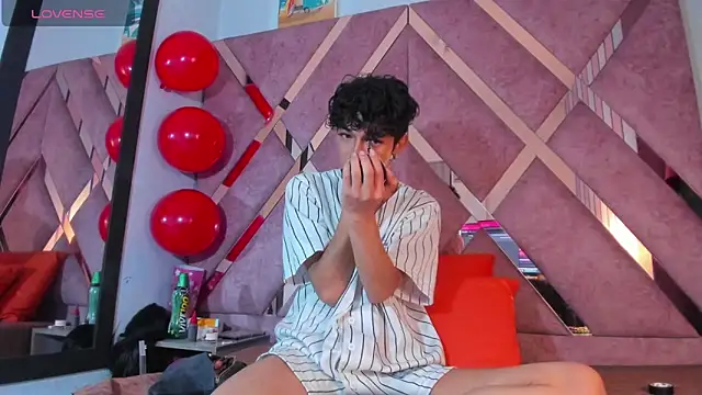 MeghanQueen   online show from 14, 2, 2026