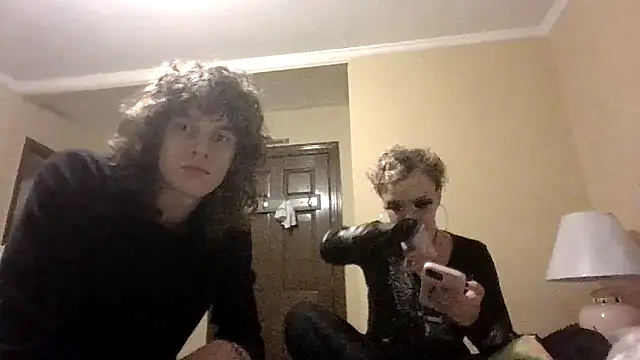 emoprincessxD online show from 7, 4, 2026