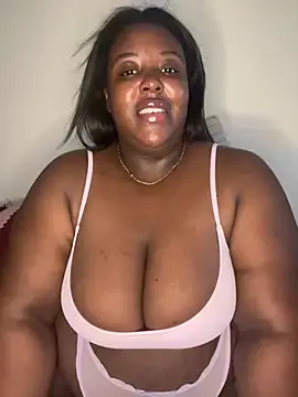 Snapshot of BouncyBBW chatting on 6, 7, 2026 BouncyBBW online show from 6, 7, 2026